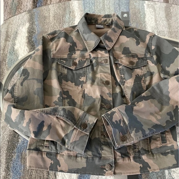 New York and Company Camouflage Jacket Large - Picture 8 of 8